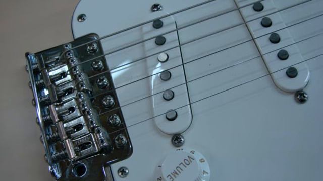 Fender Stratocaster Highway One - Honey Blonde смотреть онлайн