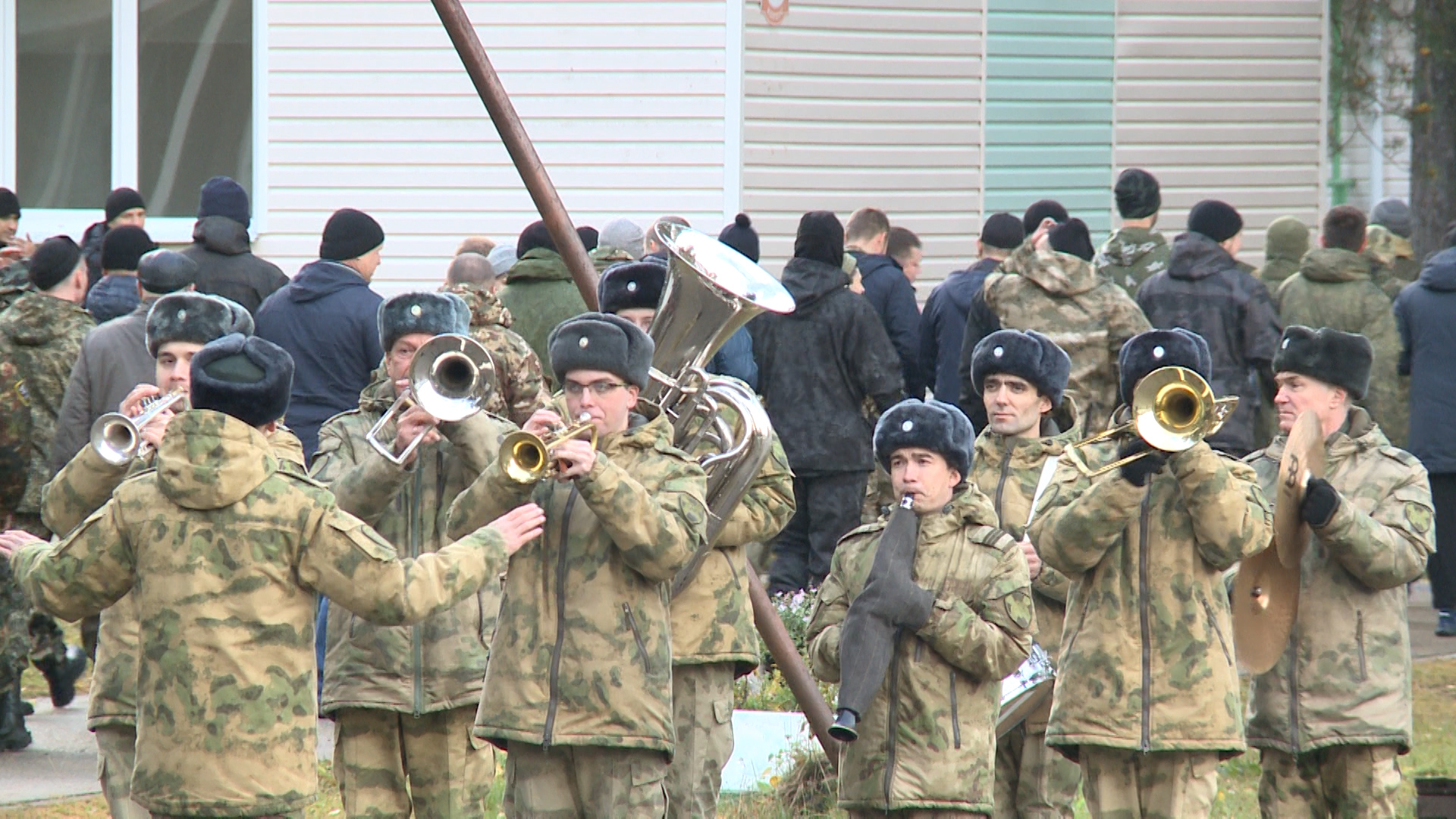 Проводы восьмой команды жителей Коми, призванных на военную службу по мобилизации смотреть онлайн