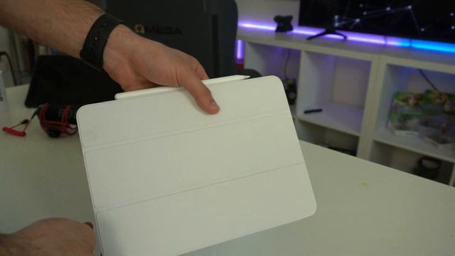 2020 iPad Pro vs 16 Inch MacBook Pro - Which one to Buy? смотреть онлайн