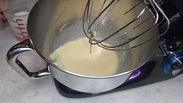 ОЧЕНЬ  ВКУСНЫЙ  ПИРОГ  СО  СЛИВАМИ