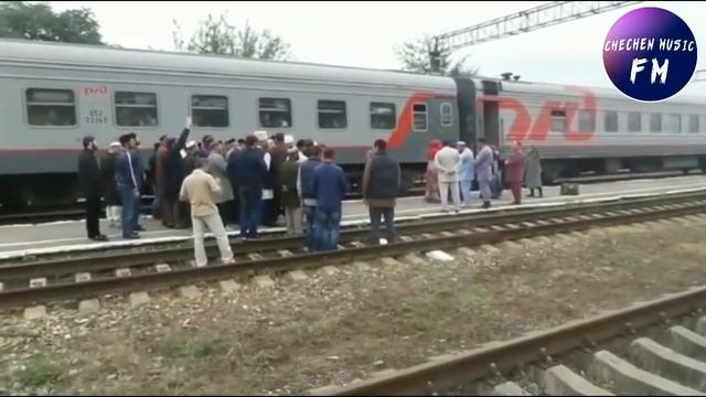 ЧЕЧЕНЕЦ НАШЕЛСЯ СПУСТЯ МНОГО ЛЕТ ВСТРЕЧА С РОДСТВЕНИКАМИ ТРОГАТЕЛЬНАЯ ПЕСНЯ 2019 смотреть онлайн