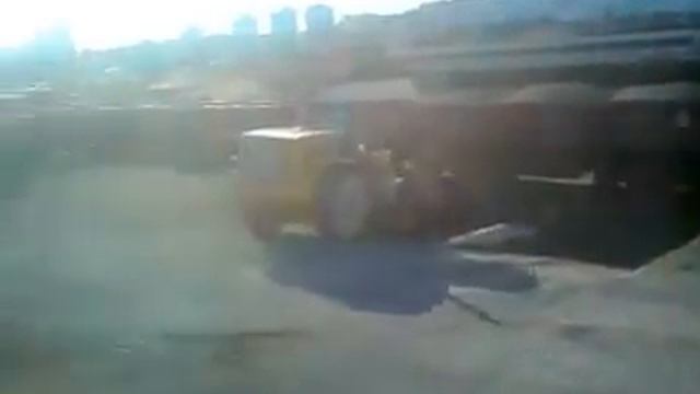 Caterpillar 966h loading Mercedes-Benz Actros 1843 смотреть онлайн