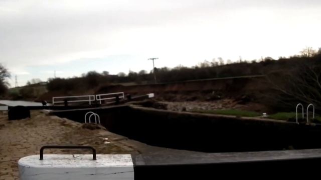 Storm Damage At Calder & Hebble Navigation смотреть онлайн