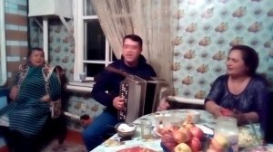 Петя Пуне - Под зелёной грушой (2022)