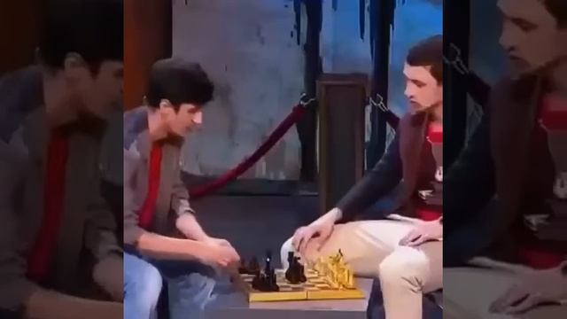 шахматы. черные по одному не ходят )