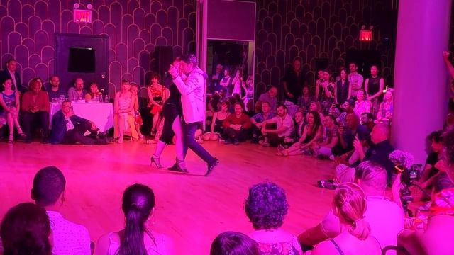 Argentine tango: Ariadna Naveira & Fernando Sanchez - Sollozo de Bandoneón смотреть онлайн