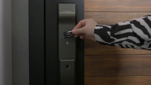 Входная дверь ESTET c электронным замком. Отзыв. смотреть онлайн