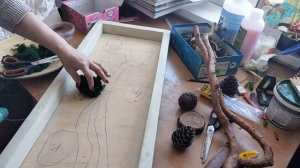 Фито-панно из мха с шишками и сосновой веткой своими руками DIY