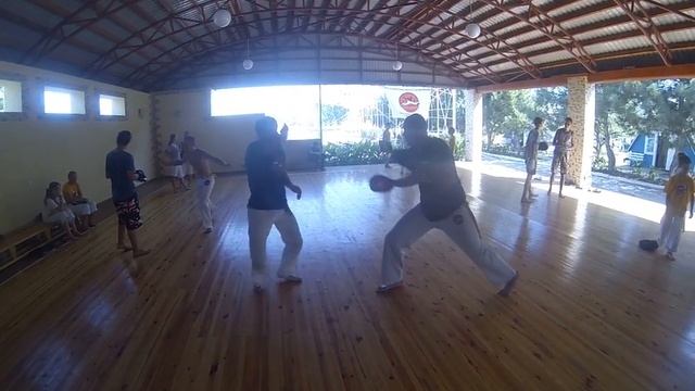 тренировка Серега и Диман инструктора школы Capoeira Camara Крым 2014 смотреть онлайн