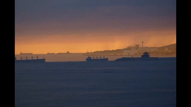 Курорт Геленджик.Красивая набережная. Вид Геленджикской бухты. смотреть онлайн