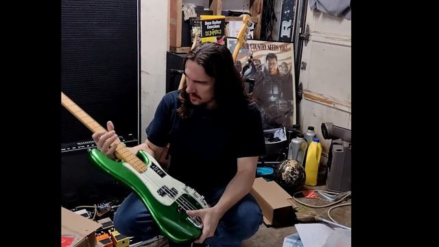 Fender PJ Unboxing смотреть онлайн