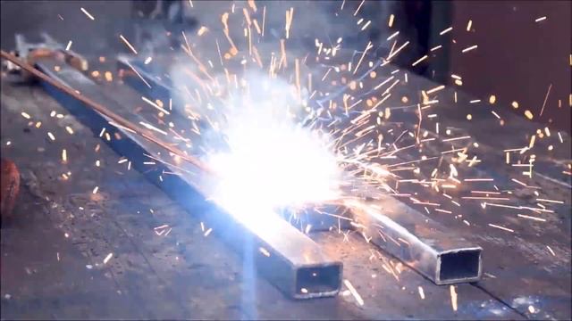 Homemade 200cc Chainsaw / Experiment смотреть онлайн