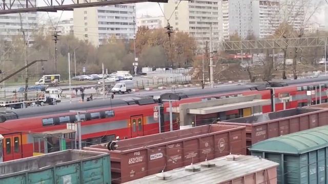 Сделал ради эксперимента, ЧМЭ3-1498 с грузовым заходит на станцию Бескудниково смотреть онлайн