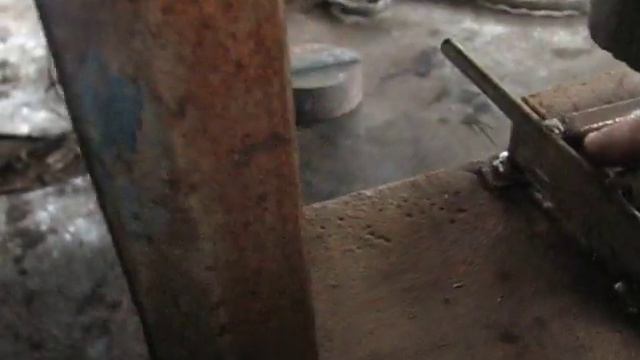 Как сделать сетку из полосы 4 мм. на 2см. (Ковка).