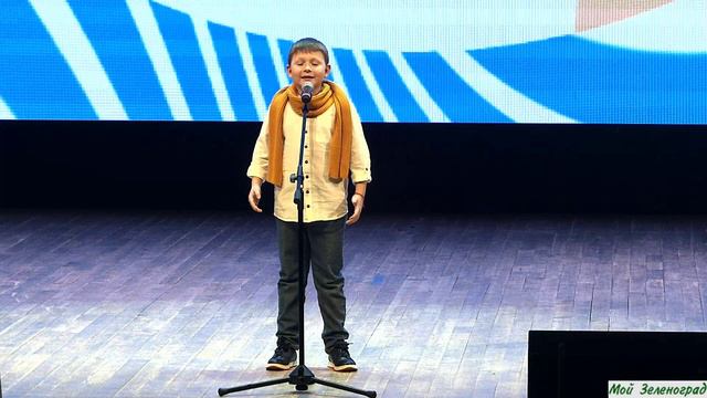 Сергей Феоктистов читает отрывок из повести-сказки А. де Сент-Экзюпери «Маленький принц»