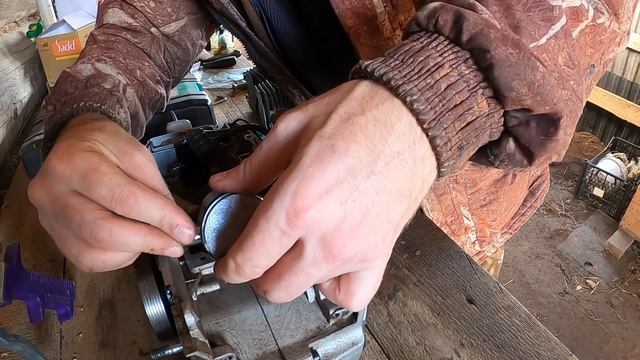 Repair of a Chinese chainsaw. Ремонт китайской бензопилы смотреть онлайн