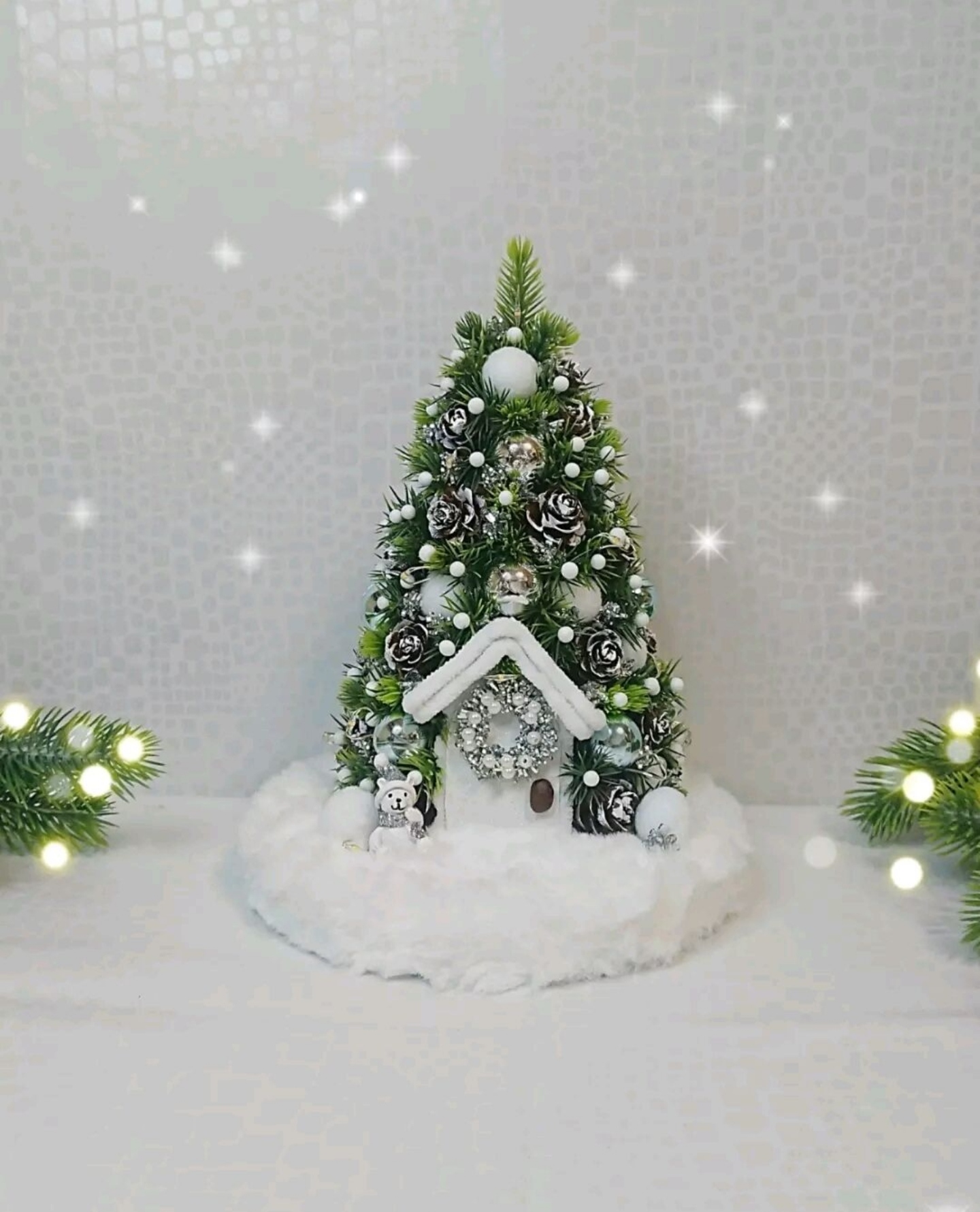 Ёлочка серебристо-белая маленькая смотреть онлайн