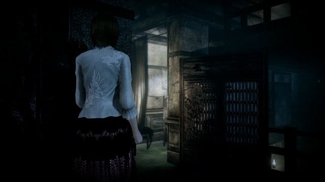 Fatal Frame Mask of the Lunar Eclipse - Свет фонаря проходит сквозь стены смотреть онлайн