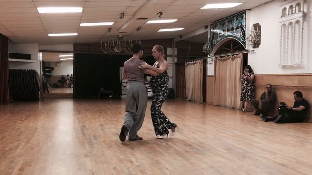 Tango 203S: full turn with sacada смотреть онлайн