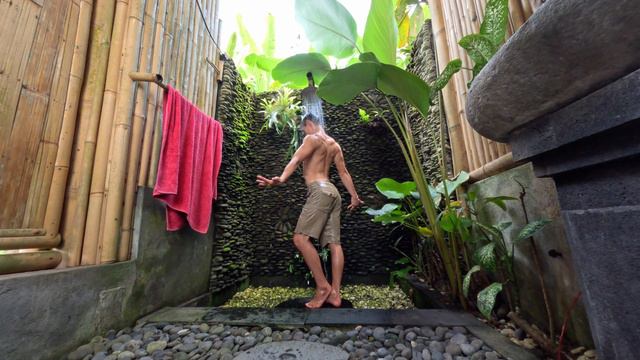 $45 Staying At Cheap TreeHouse In Bali ｜Solo Travel 2023