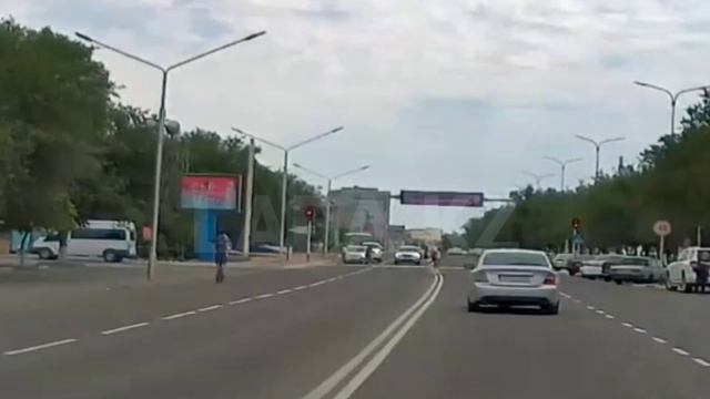Народные новости: Дети на электро-самокате по ВСТРЕЧНОЙ смотреть онлайн