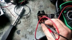 Тойота Noah сам по себе работает левый поворот.