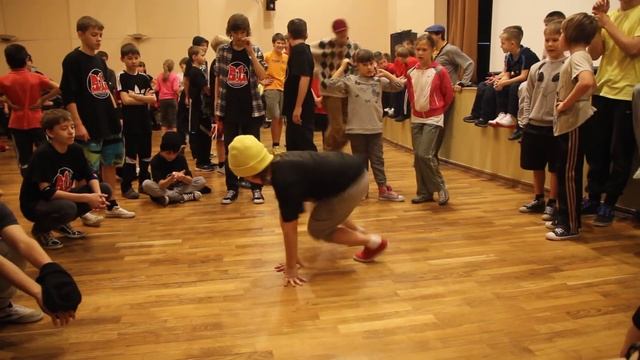 2012.12.01 Казань РЭП на голове, студия брейк-данса "Sense of life" смотреть онлайн