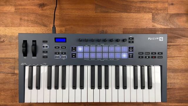 Novation FLkey 37 Workflow Demo смотреть онлайн