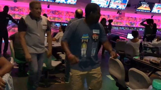 Bowling Date Night Recap смотреть онлайн