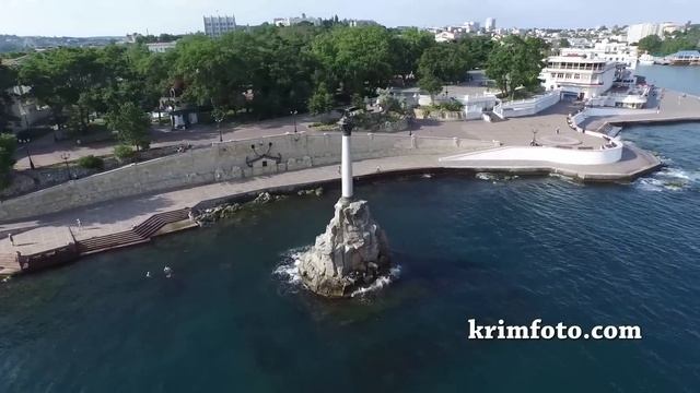Памятник затопленным кораблям в Севастополе с высоты птичьего полета смотреть онлайн
