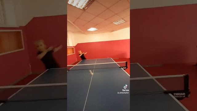 Настольный теннис. Обучение игре справа на удержание. смотреть онлайн