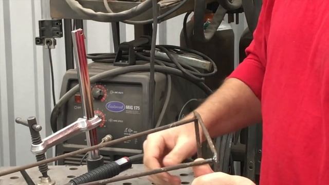 SCAMMING My Older Customers Out of Money $$ - Welding Repairs смотреть онлайн