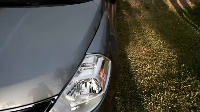 Nissan Tiida 2018 Español смотреть онлайн