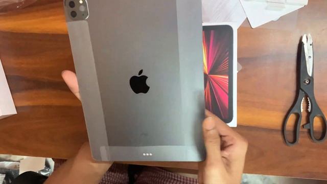Apple iPad Pro 11 M1 Unboxing and Review | Space Grey (3rd Generation) | LogicalBay смотреть онлайн