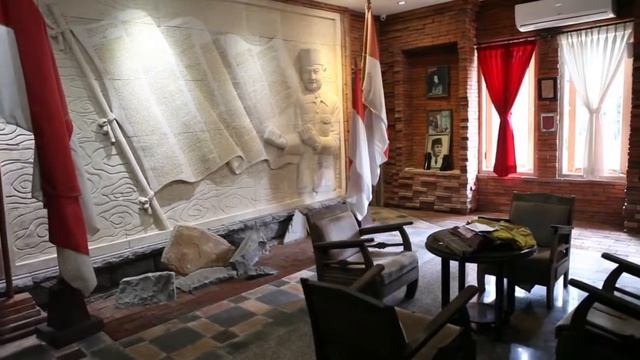 Museum Agung dan Perpustakaan Agung Bung Karno смотреть онлайн