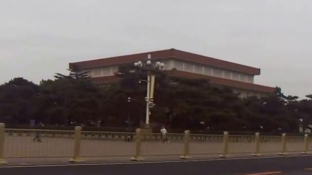 Поездка по площади Тяньаньмэнь. Китай смотреть онлайн