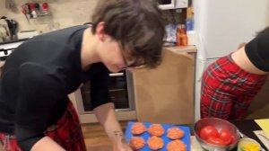 МАЙНШИЛД ВСТРЕЧАЕТ НОВЫЙ ГОД! БЛС ПОКАЗАЛ ЛИЦО НА СХОДКЕ В МОСКВЕ? Кружочки из ТГ | Майншилд 3