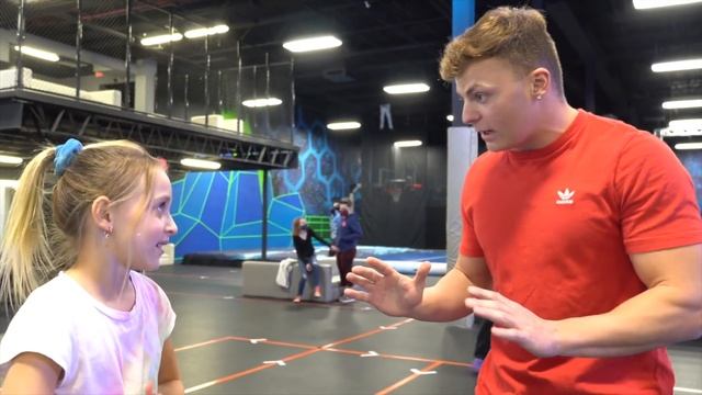I GOT INJURED WITH INSANE ACROBAT! ft. Shark **He freaked out!** #lillyk #injured смотреть онлайн