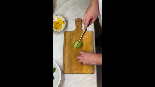 Рецепт салата с соленой форелью и апельсином смотреть онлайн