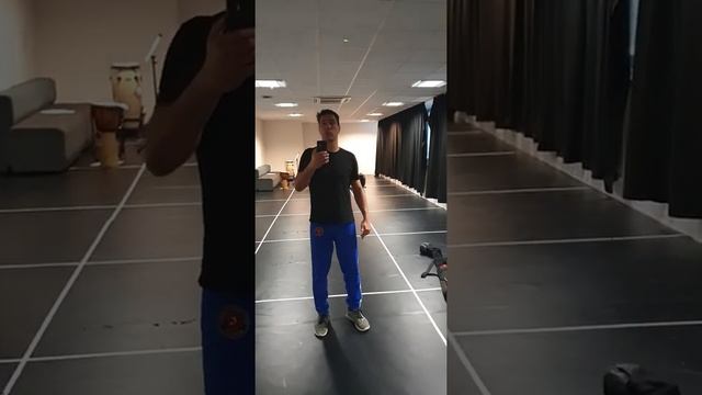 How to sing while Playing Berimbau смотреть онлайн