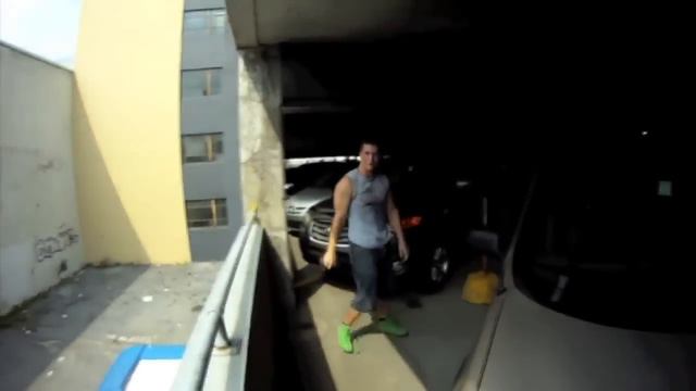 Парни на батуте творят чудеса! смотреть онлайн
