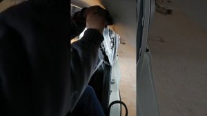 Нисан x-trail как снять ручку для посажиров с потолка