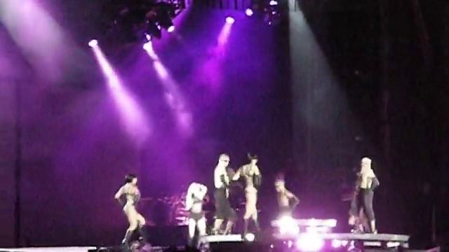 Madonna - Vogue Parc Izvor 26 August 2009 смотреть онлайн