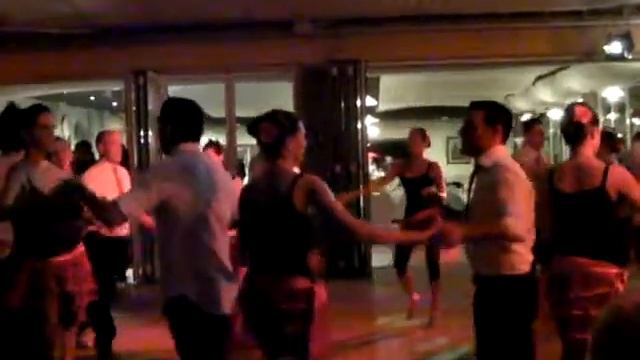 ESIBIZIONE HAVANA COLA DI ANDREA E LAURA BACHATA TANGO E RUEDA смотреть онлайн