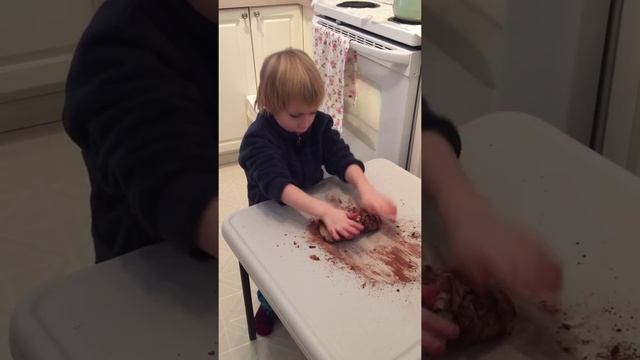 2015 12 30 Никита месит тесто смотреть онлайн