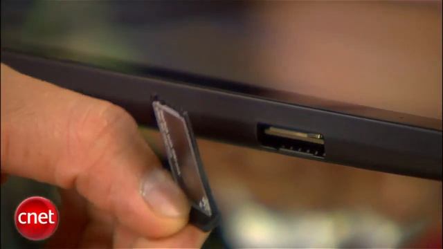 Motorola Xoom vs. Apple iPad 2 - Prizefight смотреть онлайн