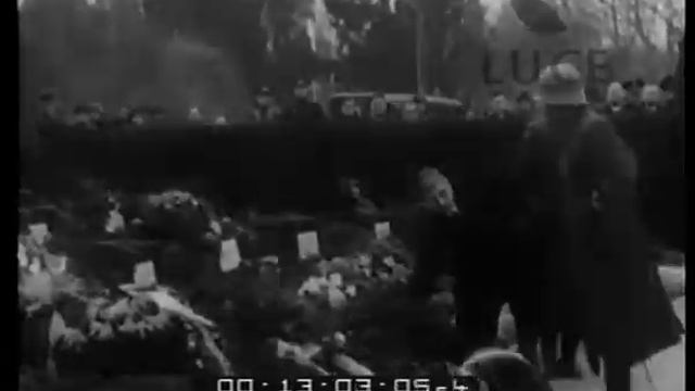 Il I anniversario della sanguinosa rivolta marxista смотреть онлайн