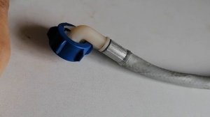 как выкрутить шланг подачи воды из стиральной машины BEKO MWB-59001M и других стиральных машин.