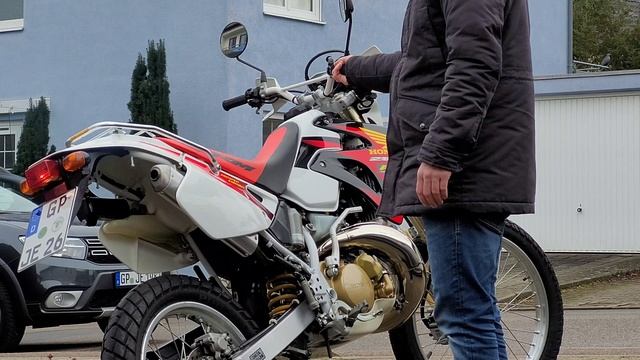 Start Honda CRM 250 AR ? #2stroke #germany #motorcycle #honda #crm250 #cr250 #exhaust #sound