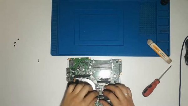 HP Pavilion 15 разборка и чистка от пыли